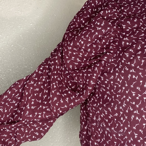 Paper Crane Burgundy Cropped Top NWT Size M - Picture 3 of 13